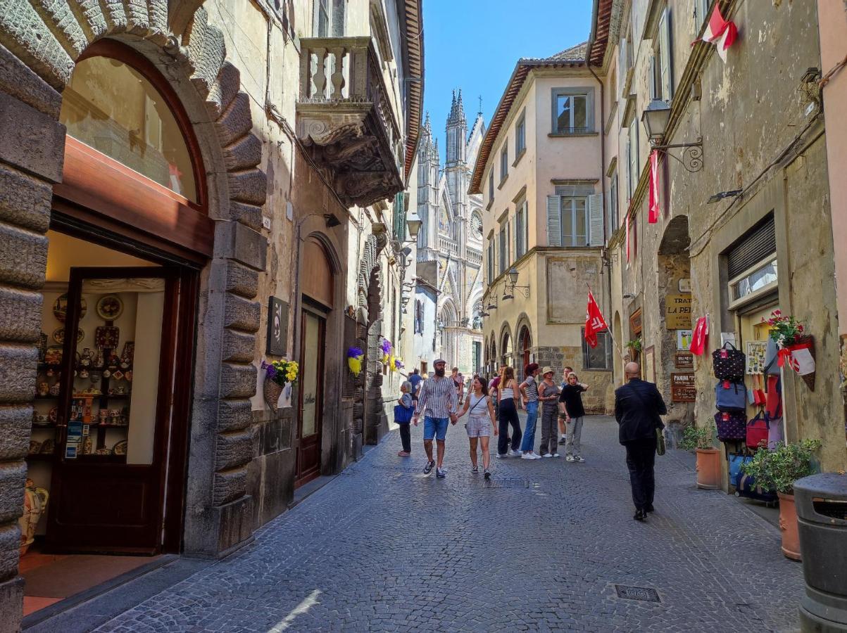 Stanza Con Bagno Privato Orvieto Centro Storico, Aria Condizionata Netflix Vicino Al Pozzo Della Cava-Affittacamere "Carvajal Rooms" Extérieur photo